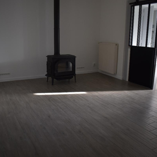  Annonces BEAUJEU : Appartement | EMERINGES (69840) | 79 m2 | 628 € 