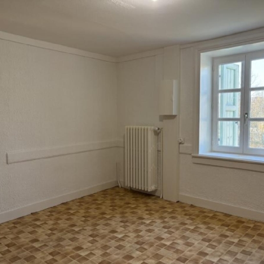  Annonces BEAUJEU : Appartement | EMERINGES (69840) | 43 m2 | 565 € 