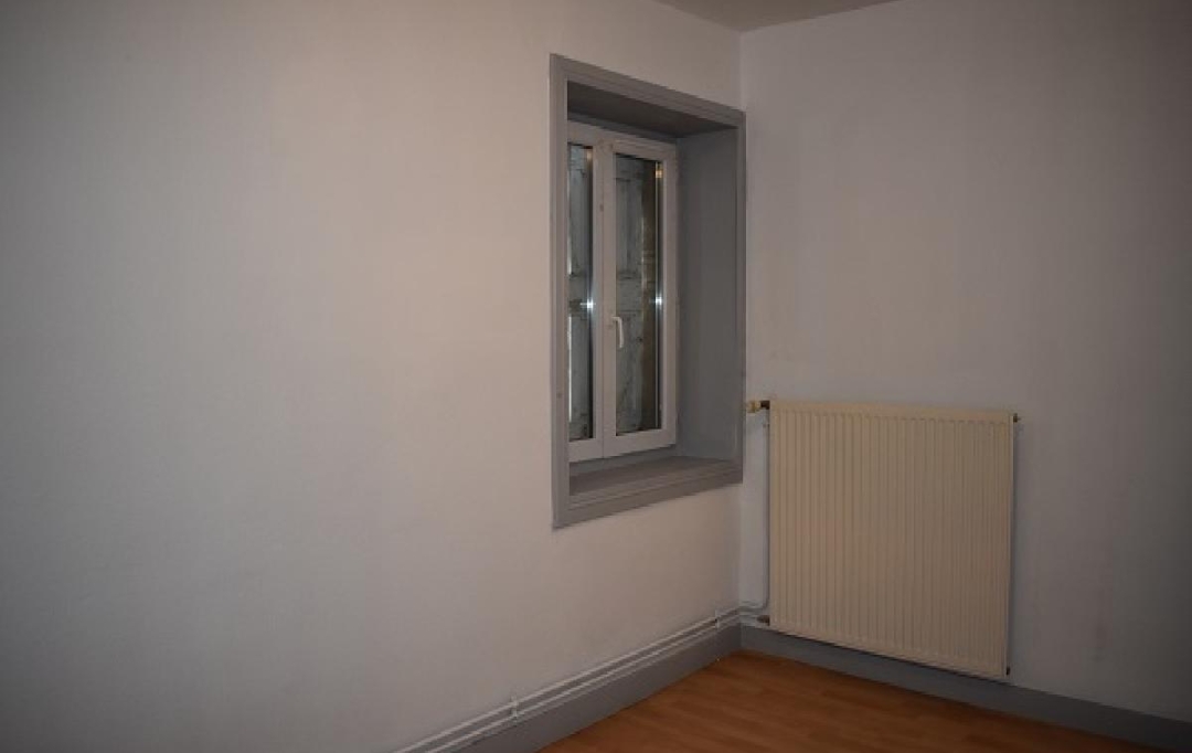 Annonces BEAUJEU : Appartement | EMERINGES (69840) | 79 m2 | 628 € 