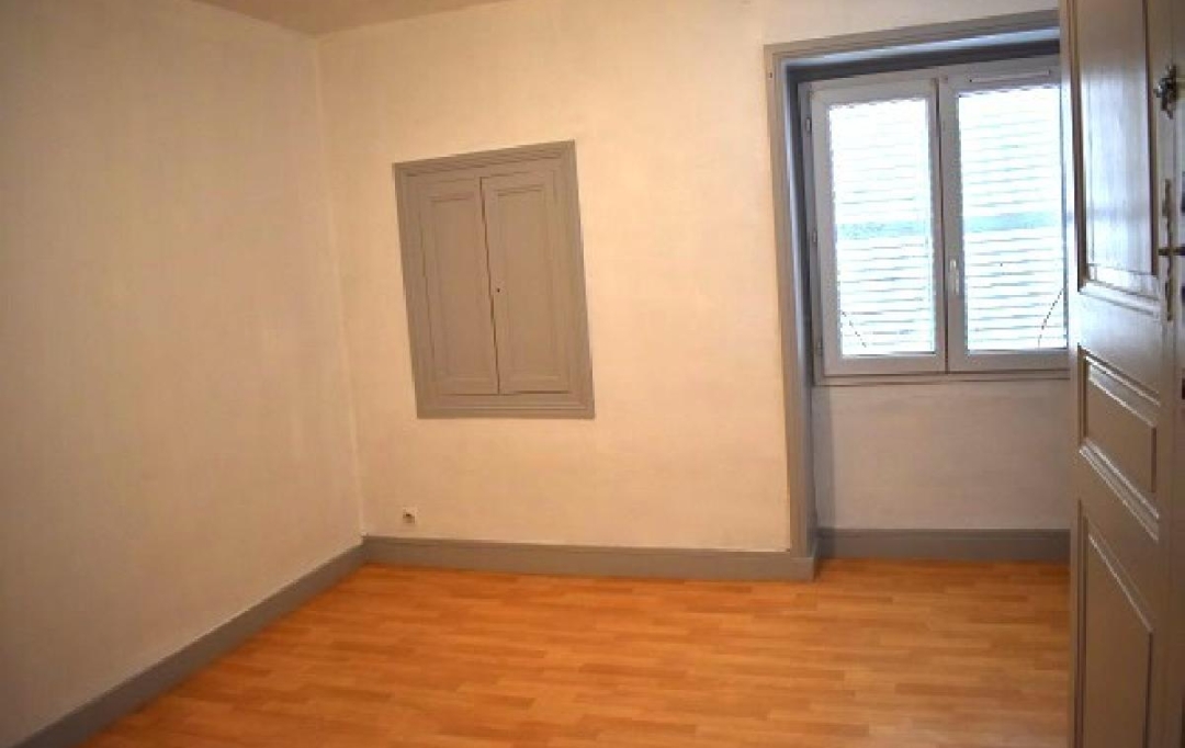 Annonces BEAUJEU : Appartement | EMERINGES (69840) | 79 m2 | 628 € 